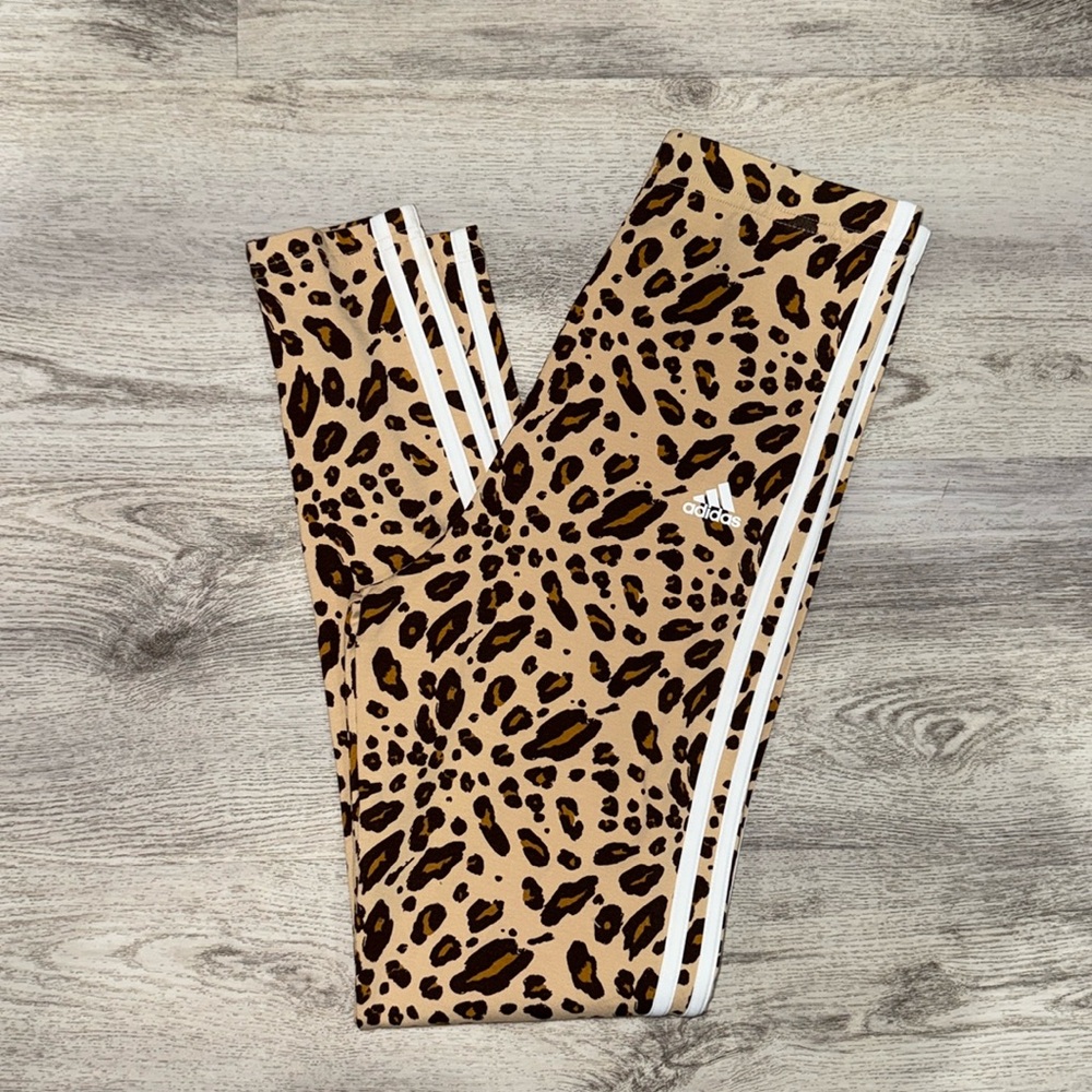 NWT ADIDAS ESSENTIALS 3-STRIPES ANIMAL PRINT LEGGINGS